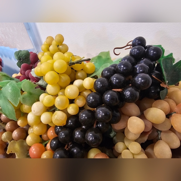 Decorative Artificial Grape Cluster - Picture 6 of 7